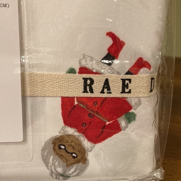 NEW! Rae Dunn NORTH POLE SANTA & MRS CLAUS CHRISTMAS QUEEN SIZE SHEETS - Picture 6 of 9